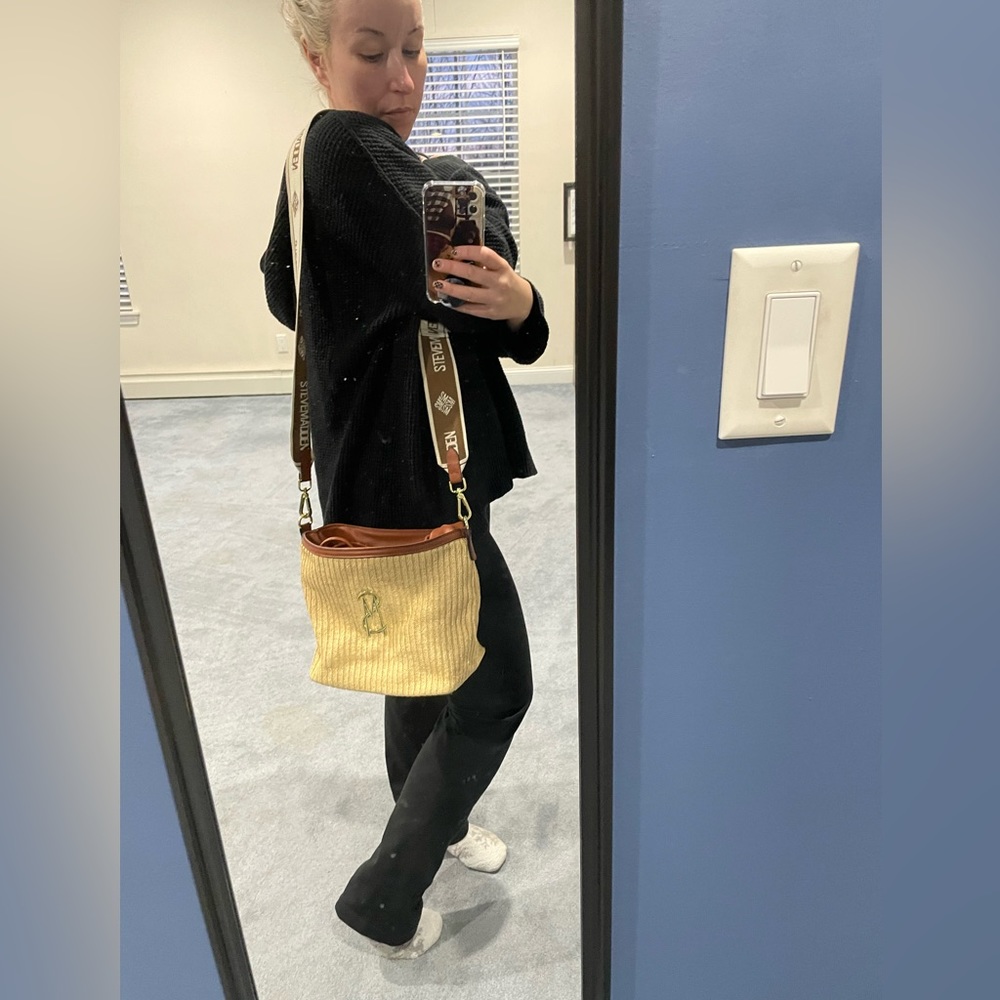 Steve Madden BMAYOR Raffia Crossbody Tote Bag (Cognac Multi) Gently Used